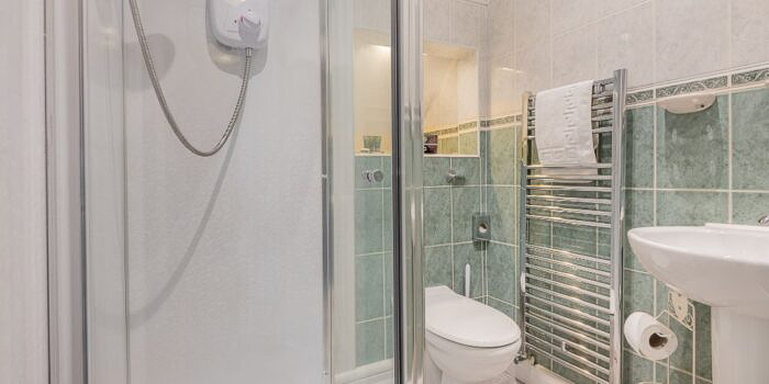 Wallsend_Web-19 Room 3 Bathroom
