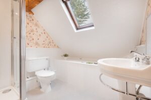 Wallsend Bathroom - B&B Bowness on Solway
