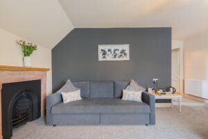 Room 5 - Sofa - Wallsend Guest House
